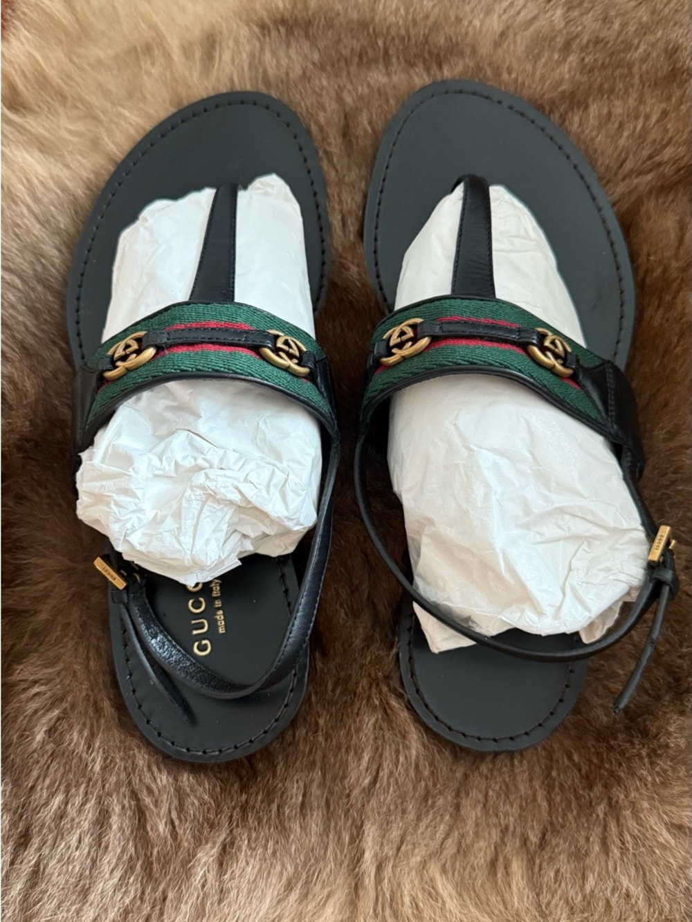 Gucci Black Leather Thong Sandals with Green and Red Web - Picture 4 of 4